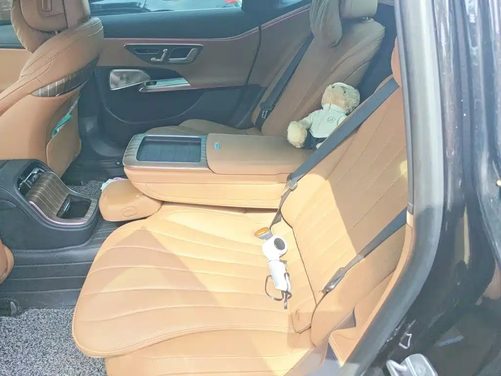 Mercedes-Benz E-Class — миниатюра 15