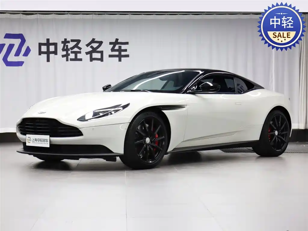Aston Martin DB11 2021