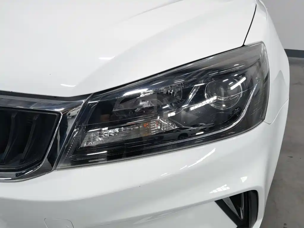 Geely Emgrand — миниатюра 7