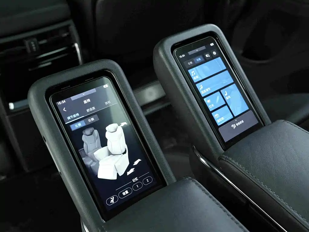 Toyota Vellfire — миниатюра 18