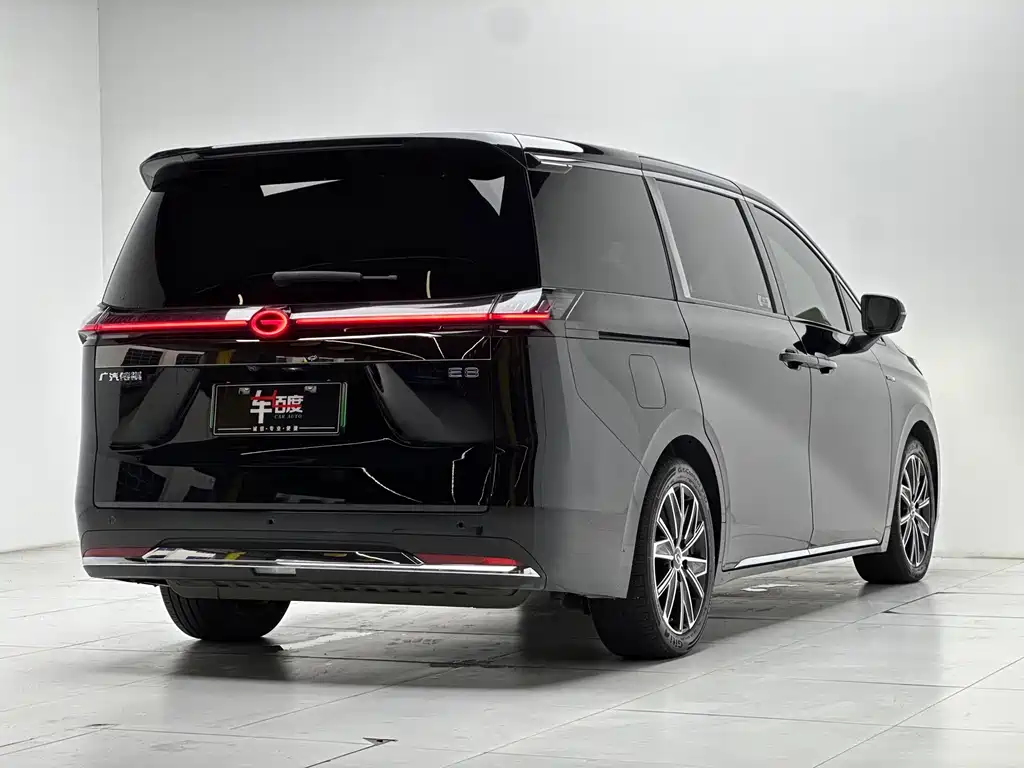 GAC Motor Trumpchi E8 PHEV — миниатюра 7