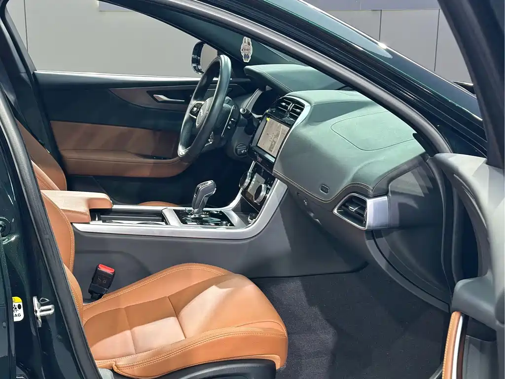 Jaguar XEL — миниатюра 6