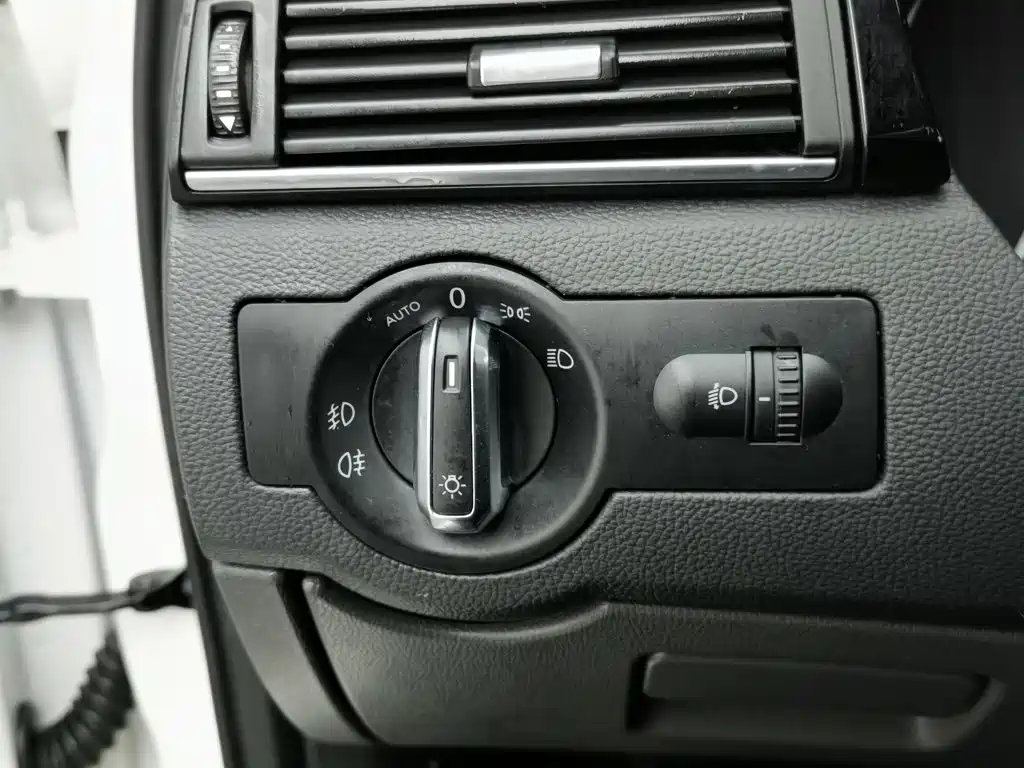 Qoros Qoros 3 — миниатюра 21