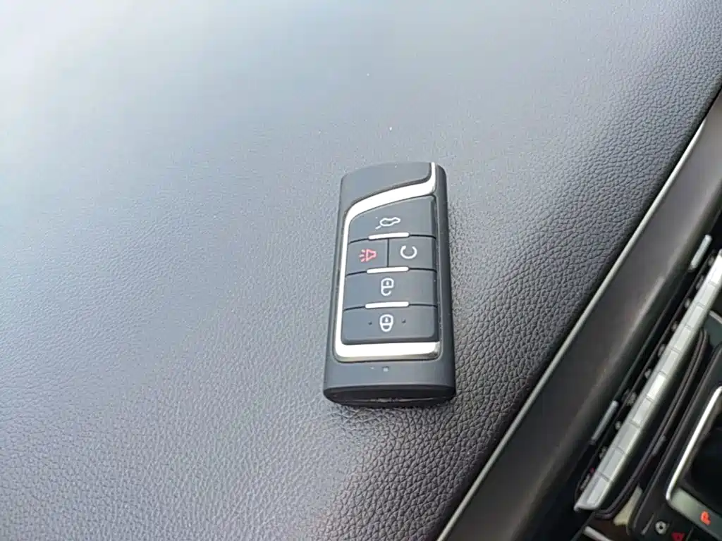 GAC M6 2021 270T DCT Luxury （ мест）