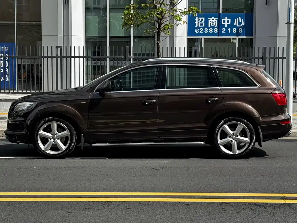 Audi Q7 — миниатюра 24