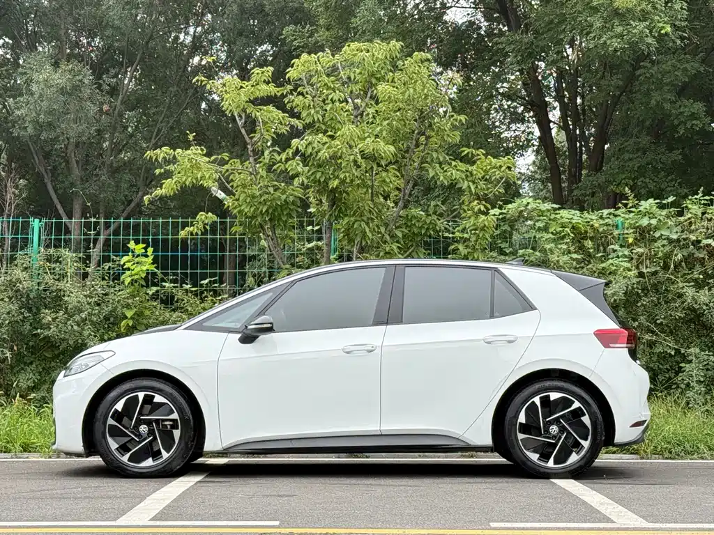 Volkswagen ID.3 — миниатюра 2