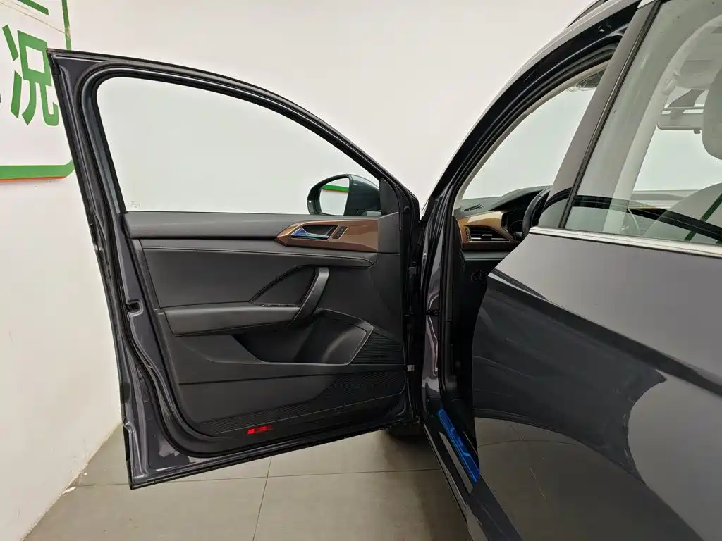 Volkswagen Tharu 2020 280TSI Luxury VI