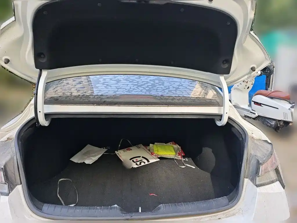 Hyundai Elantra — миниатюра 15