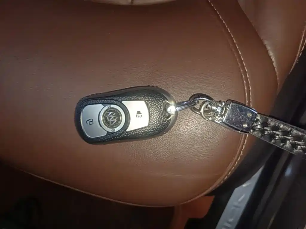 Buick Envision Plus — миниатюра 17