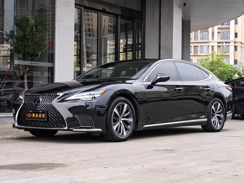Lexus LS 2022