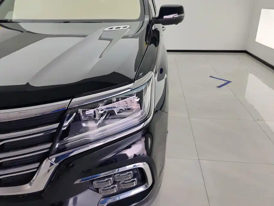 Roewe RX8 — миниатюра 5