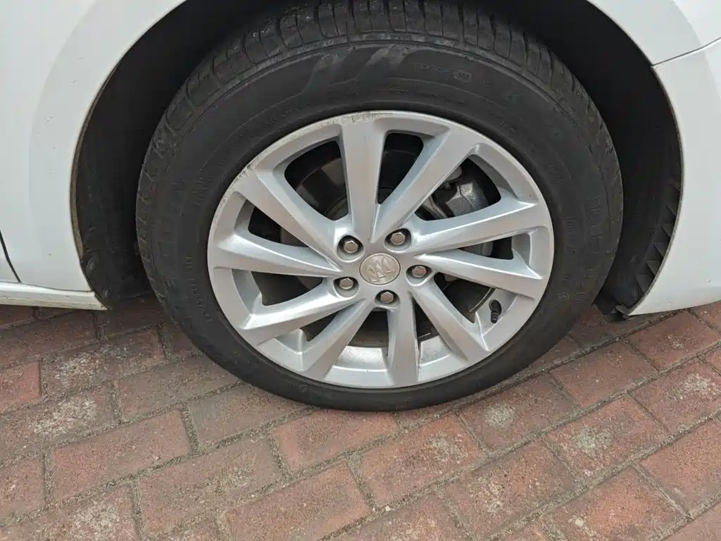Buick Verano — миниатюра 8