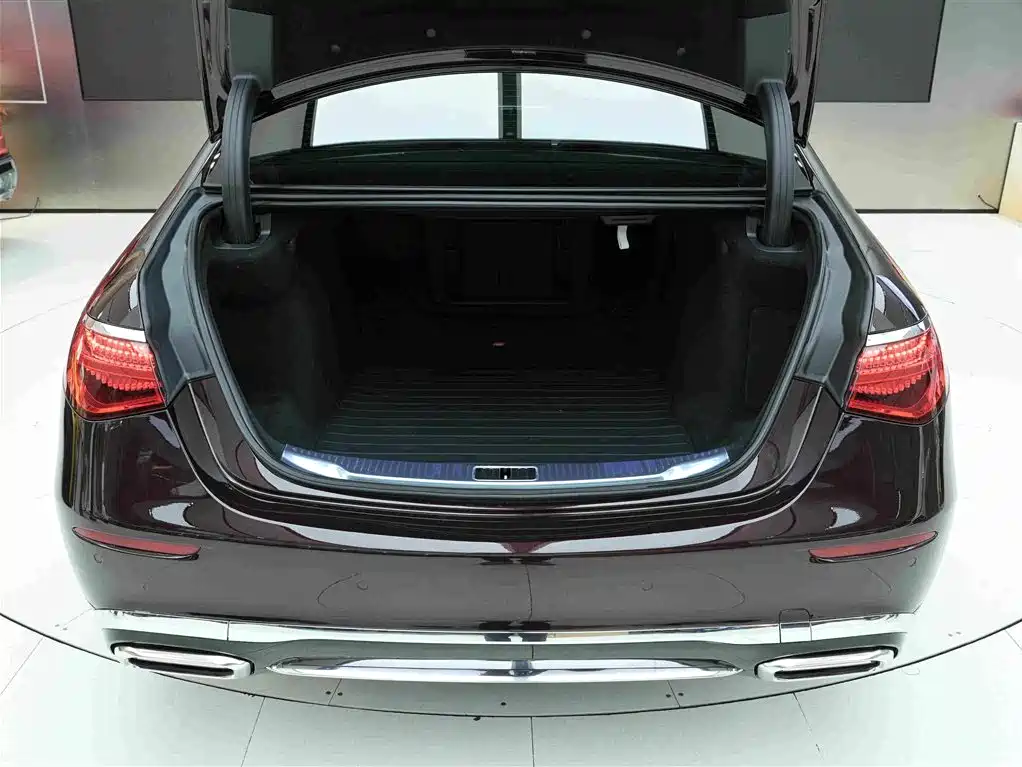 Mercedes-Benz S-Class — миниатюра 24