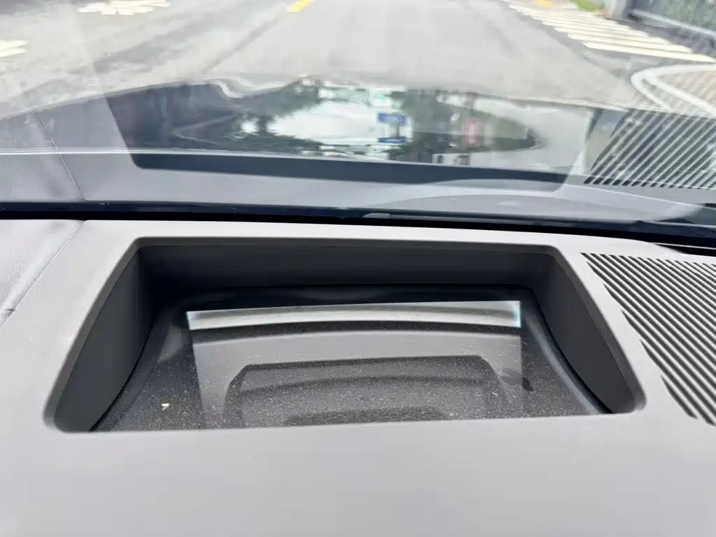 BMW 5 Series — миниатюра 13