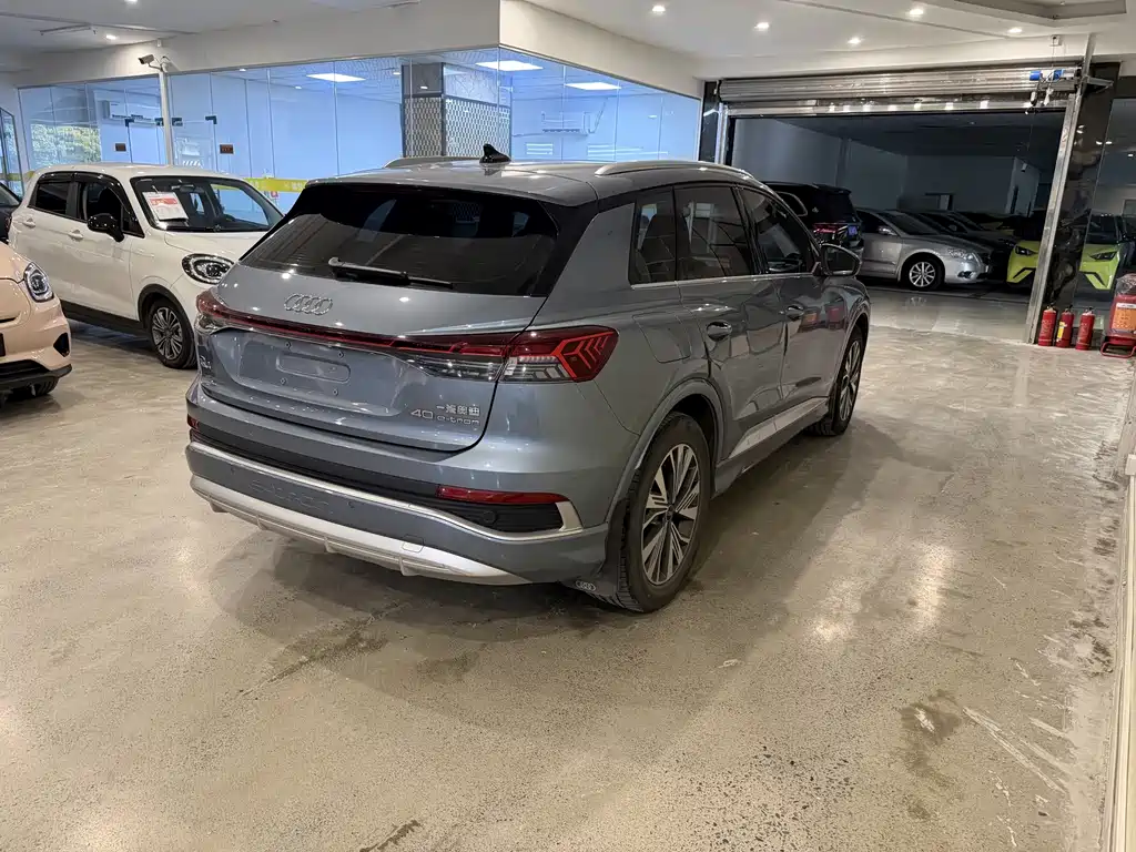 Audi Q4 e-tron — миниатюра 4