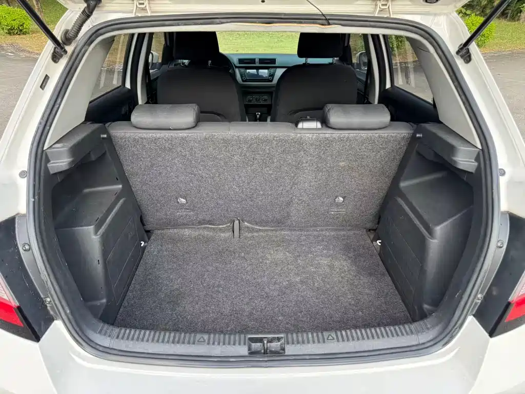 Skoda Fabia — миниатюра 10