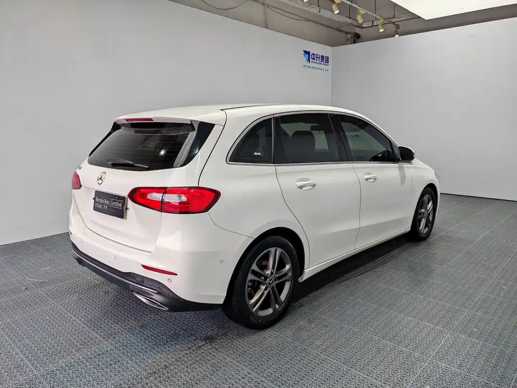 Mercedes-Benz B-Class — миниатюра 6