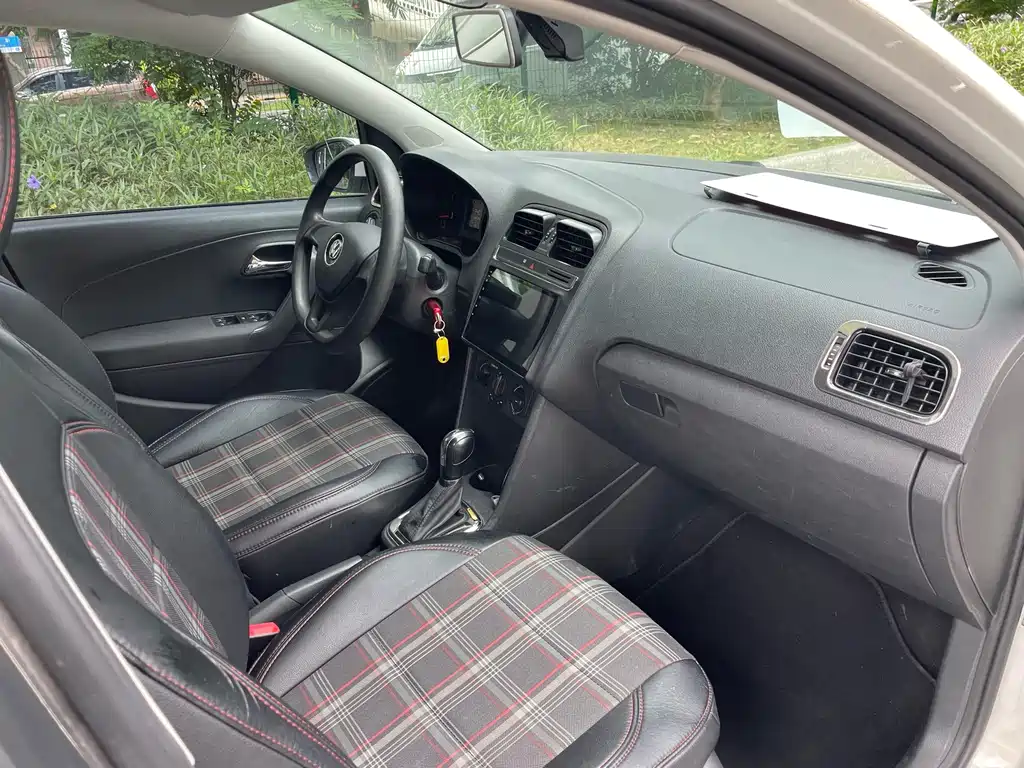 Volkswagen Polo — миниатюра 11