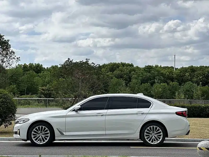 BMW 5 Series — миниатюра 5