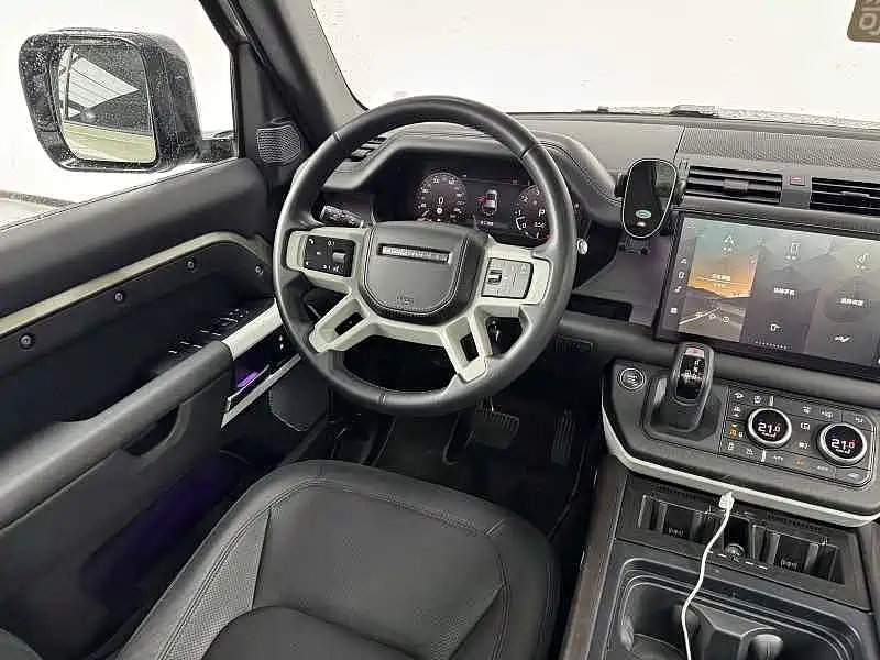 Land Rover Defender — миниатюра 12