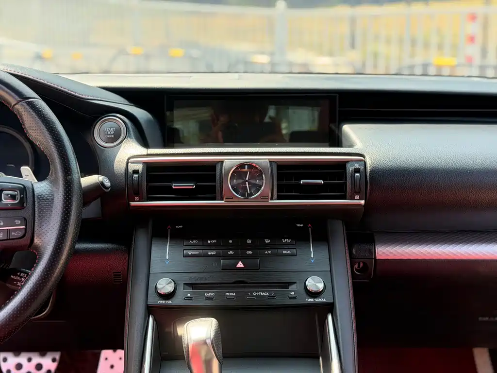 Lexus IS — миниатюра 15