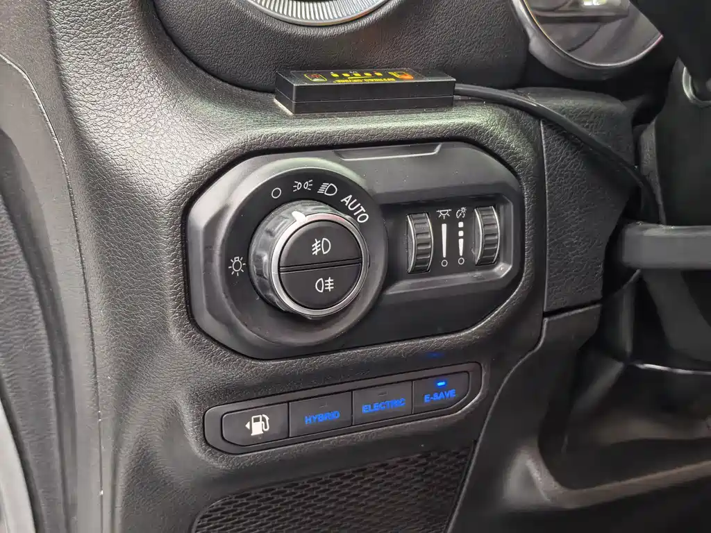 Jeep Wrangler PHEV — миниатюра 9
