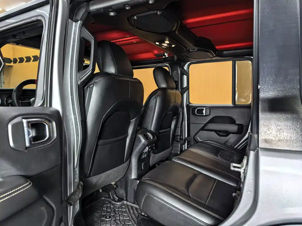 Jeep Wrangler PHEV — миниатюра 11
