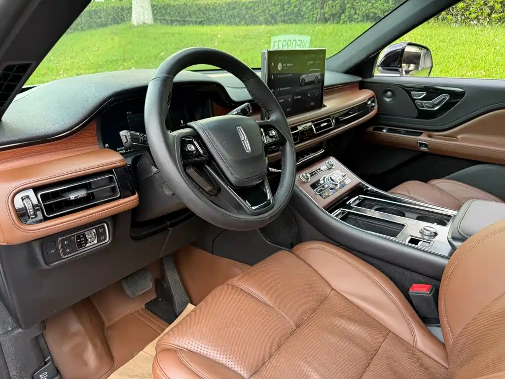 Lincoln Aviator — миниатюра 7