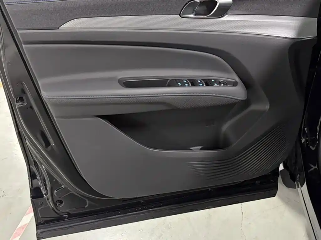 Ford Equator Sport — миниатюра 11