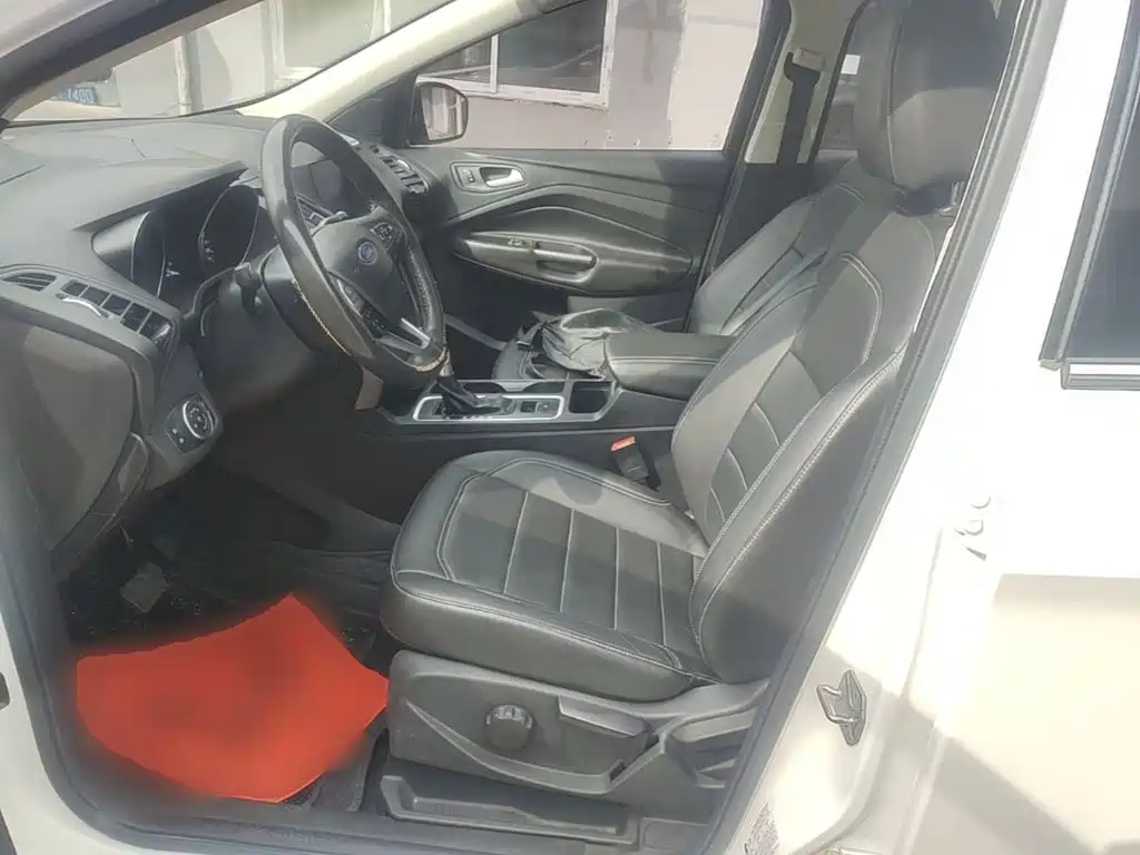 Ford Kuga — миниатюра 15