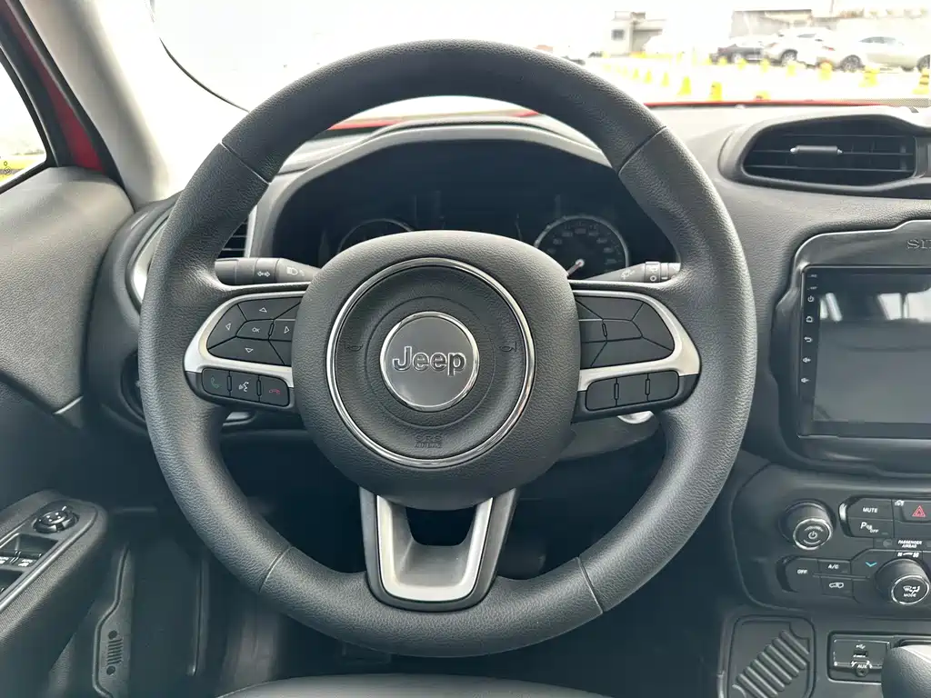 Jeep Renegade — миниатюра 13