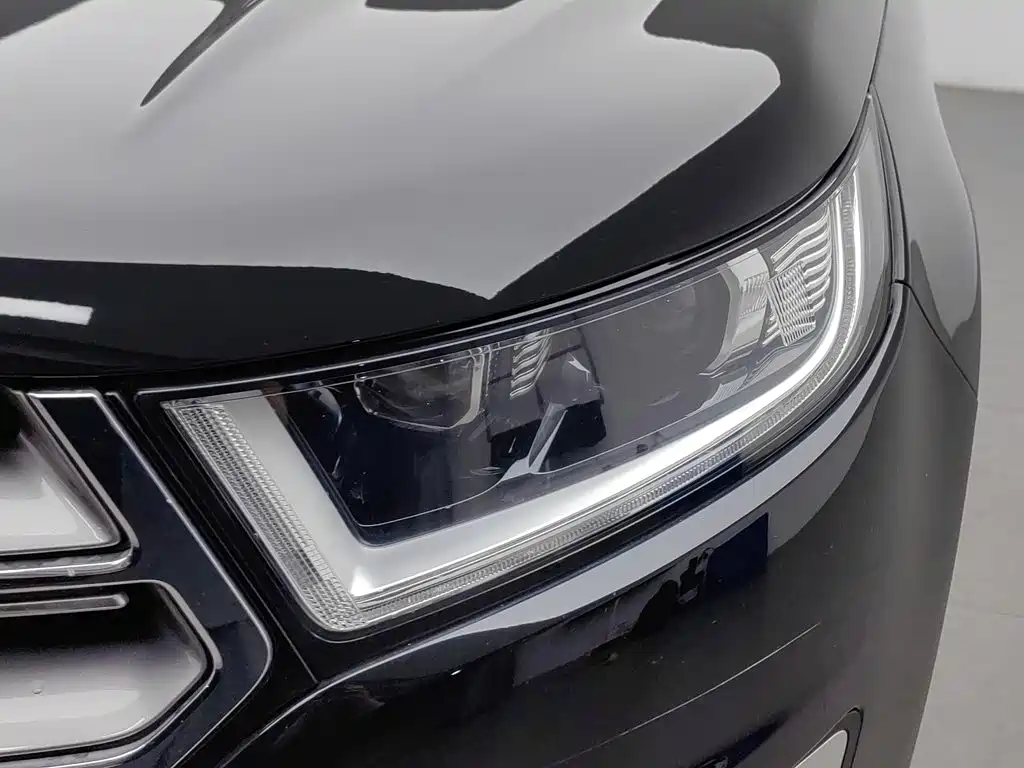 Ford Edge — миниатюра 7