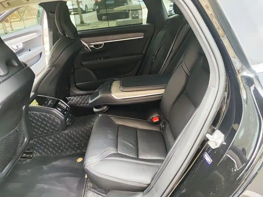 Volvo S90 — миниатюра 13