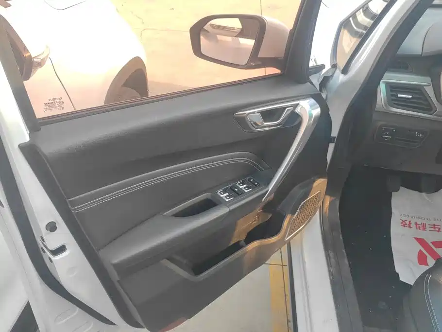 Geely Vision X3 — миниатюра 7