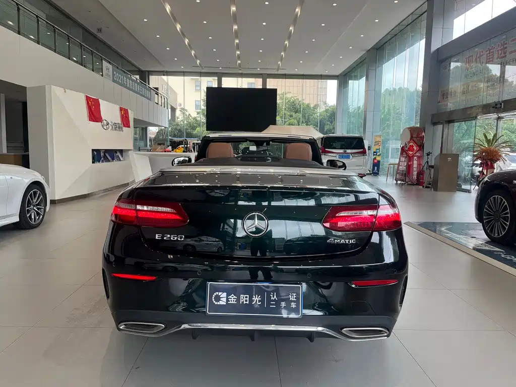 MERCEDES-BENZ E CLASS