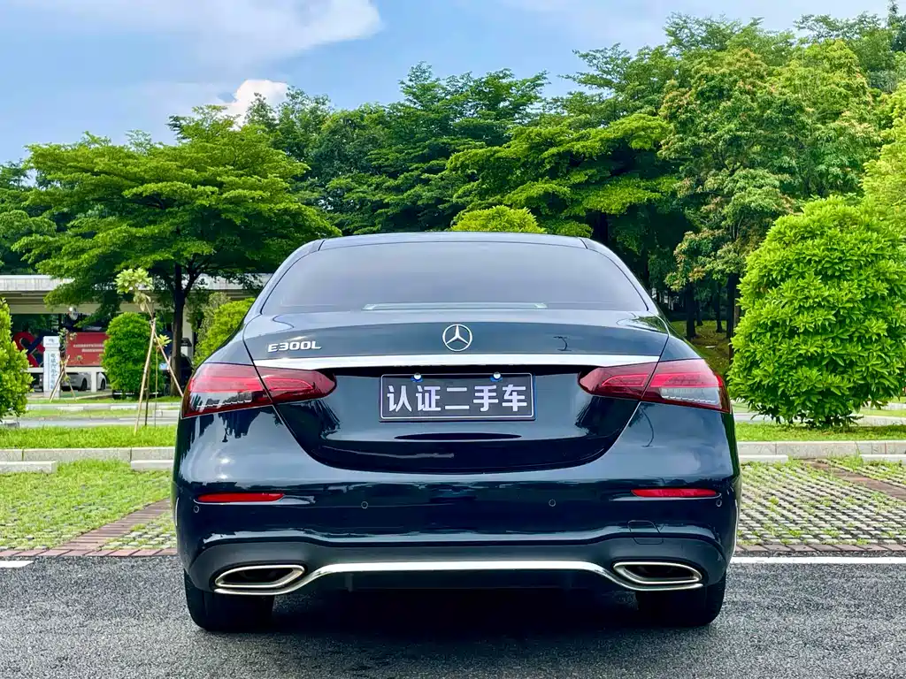 MERCEDES-BENZ E CLASS