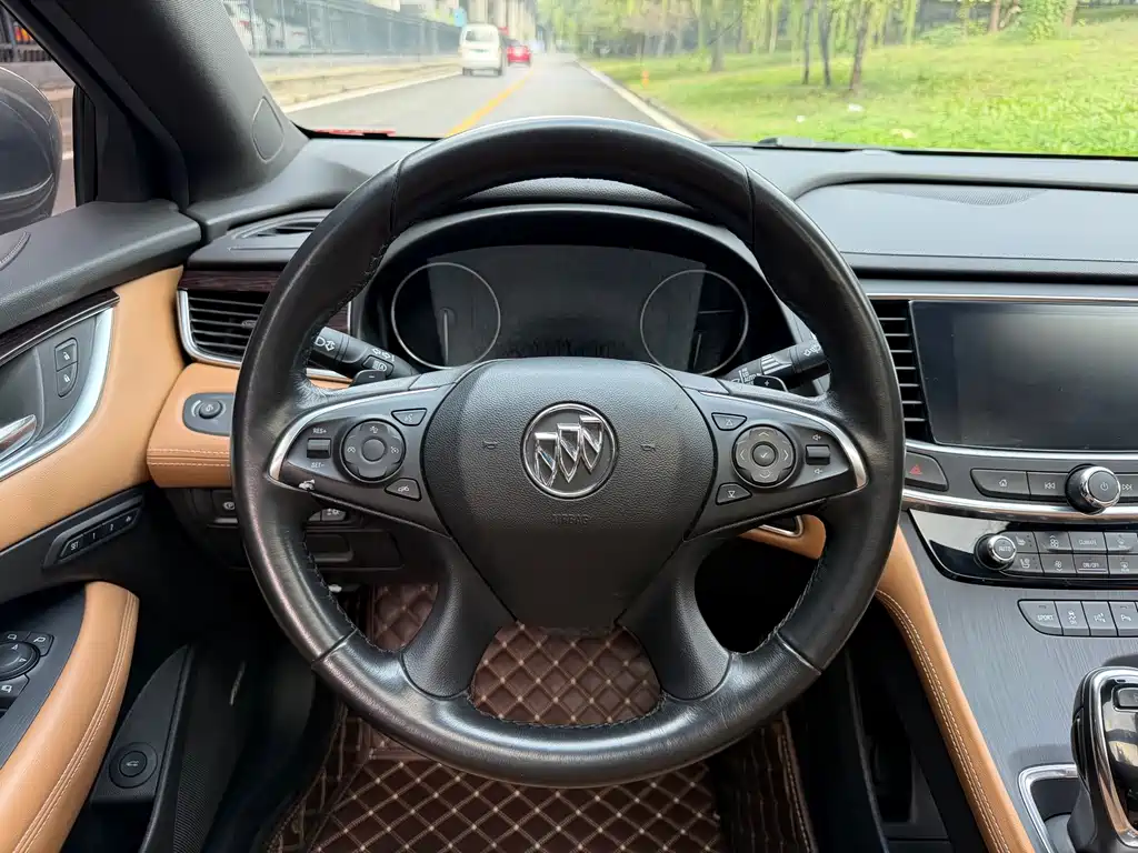 Buick LaCrosse — миниатюра 6