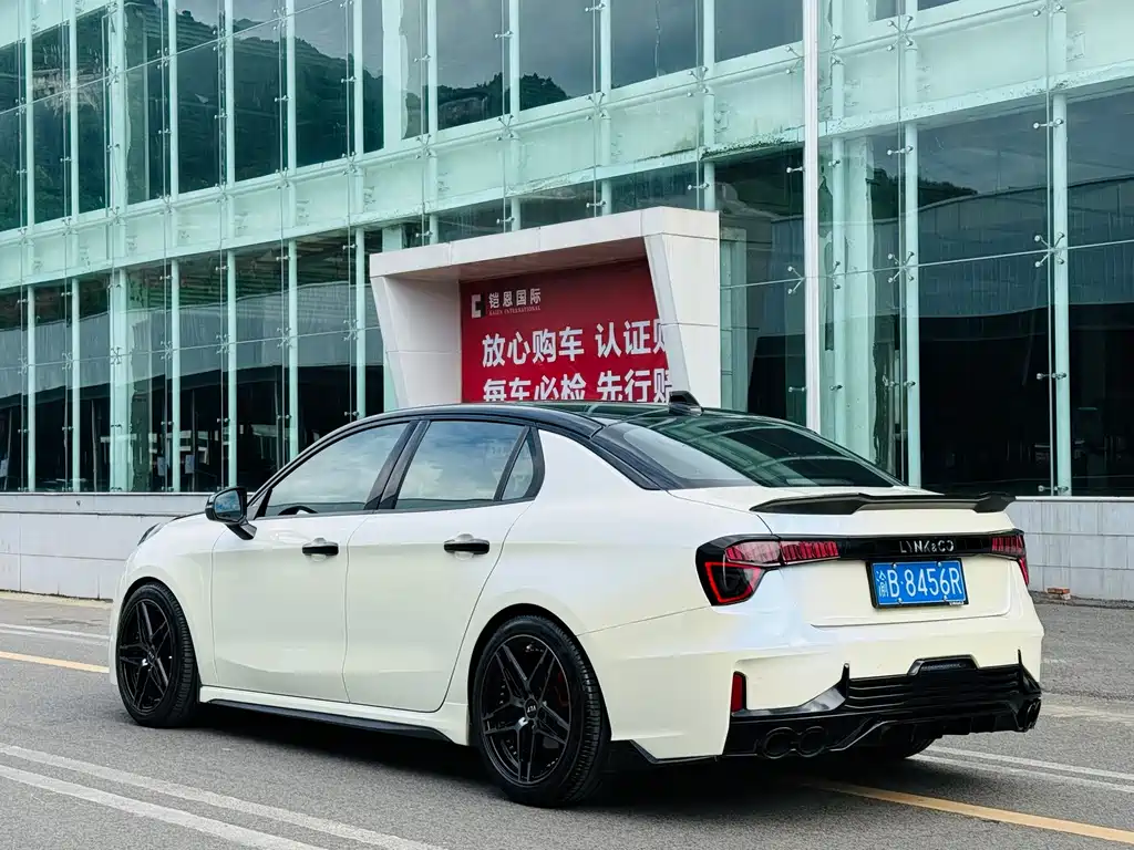 Lynk & Co 03 — миниатюра 7