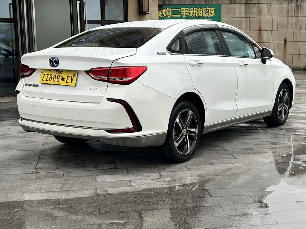 BAIC EU5 — миниатюра 6
