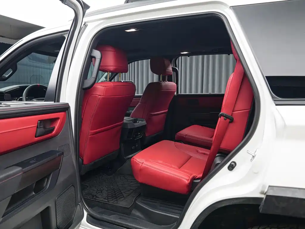 Toyota Sequoia — миниатюра 14