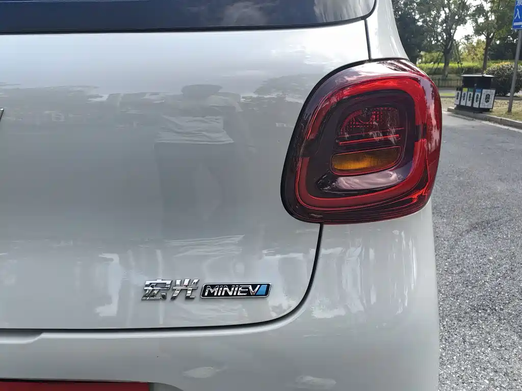Wuling MINIEV — миниатюра 15