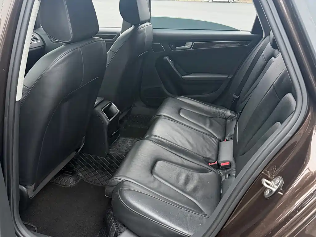 Audi A4L — миниатюра 11