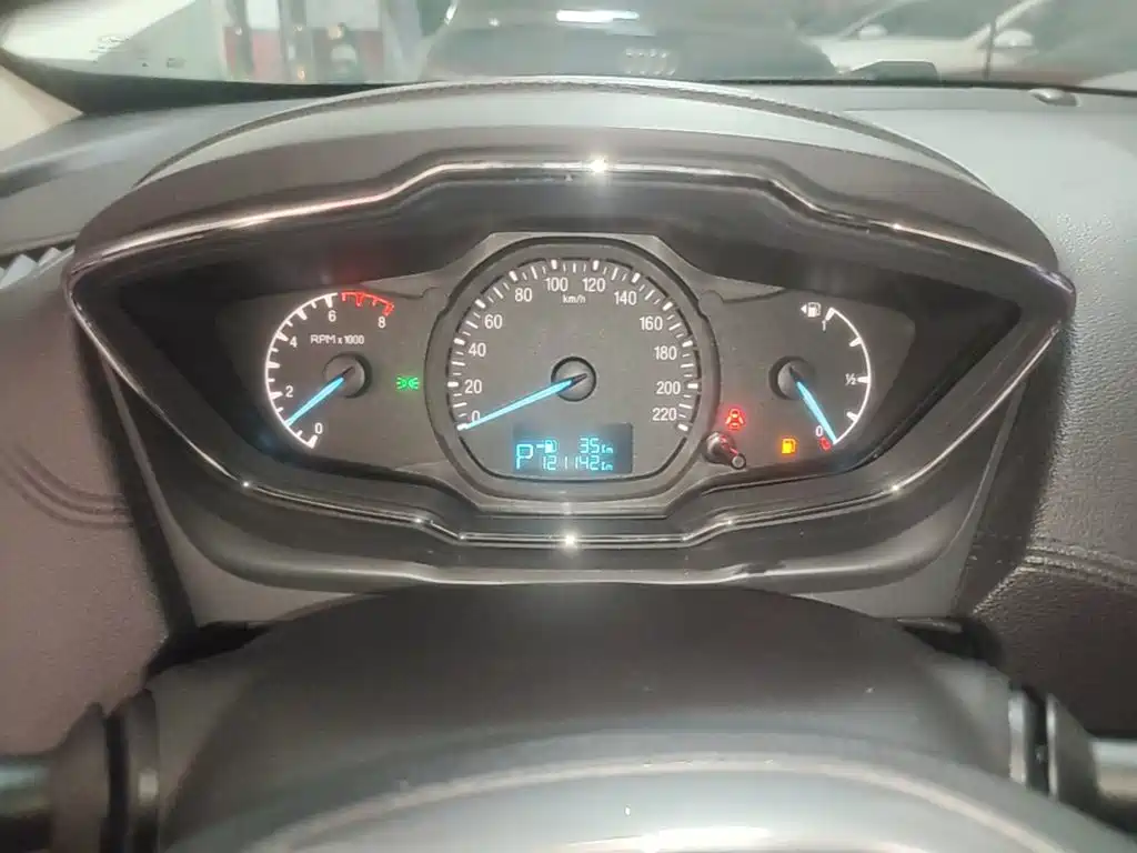 Ford Escort — миниатюра 12
