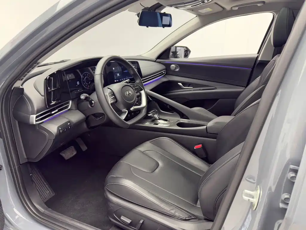 Hyundai Elantra — миниатюра 8