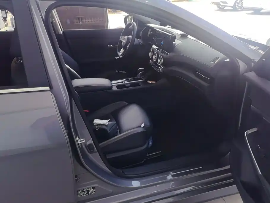 Nissan Sylphy — миниатюра 8