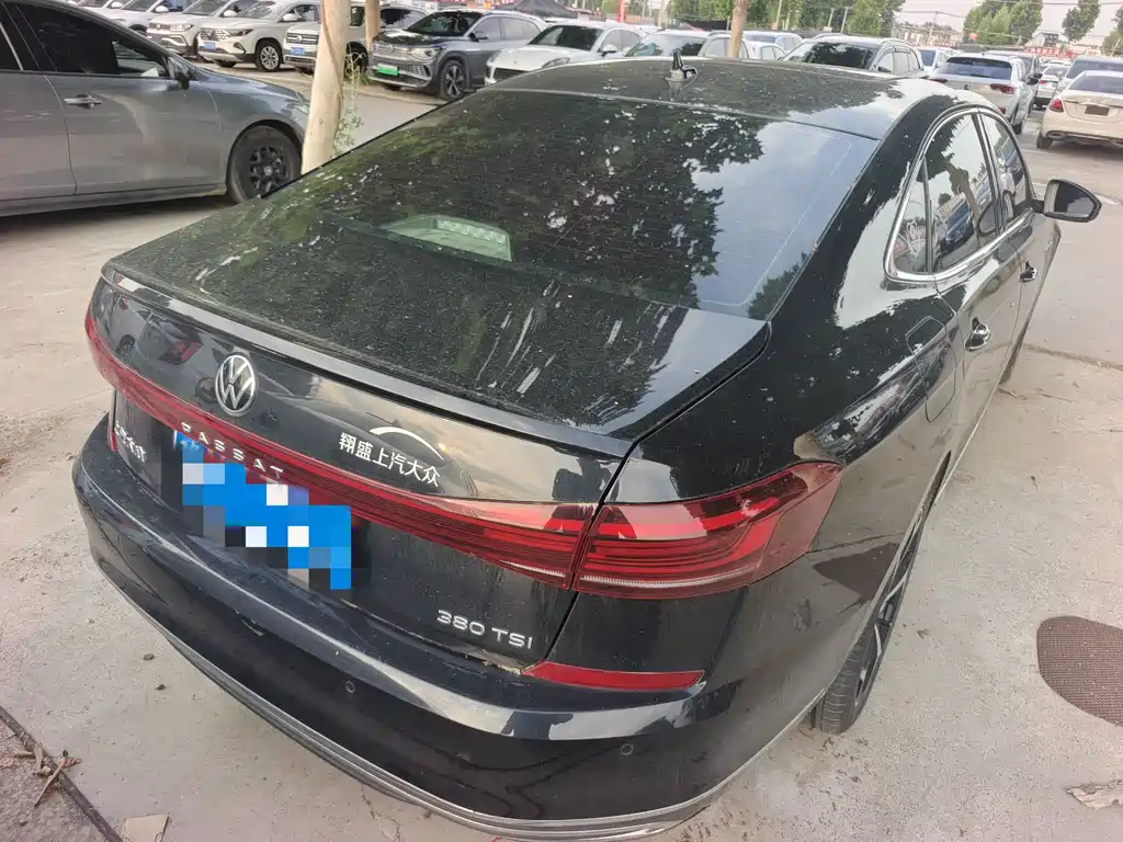Volkswagen Passat 2023 380TSI Luxury