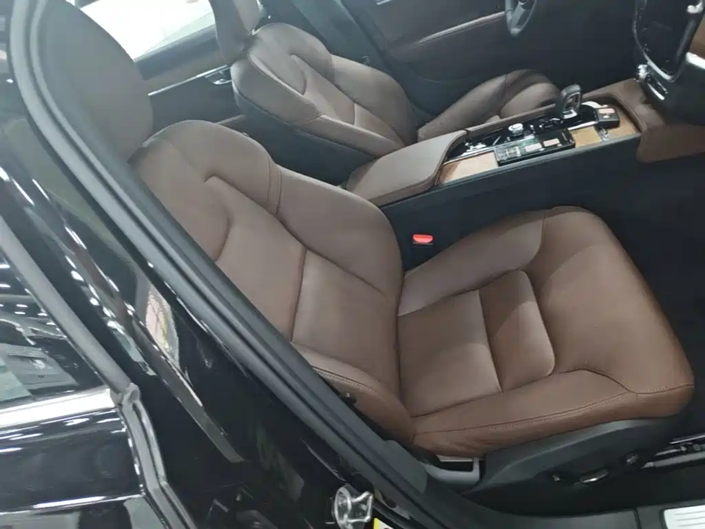 Volvo S90 — миниатюра 25