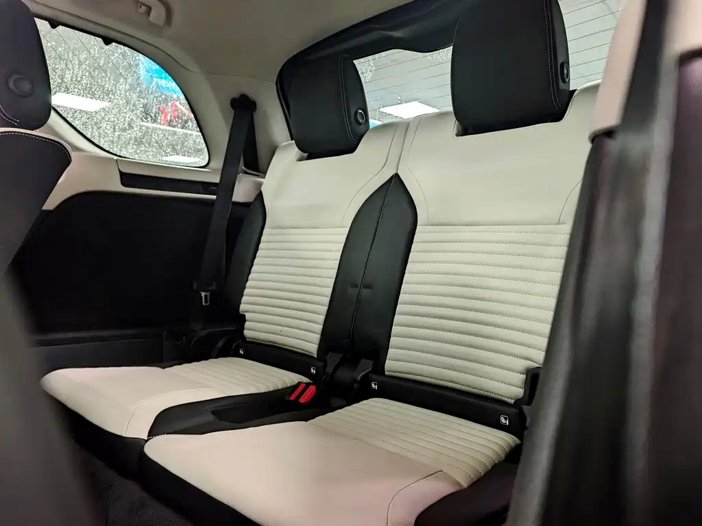 Land Rover Discovery — миниатюра 8