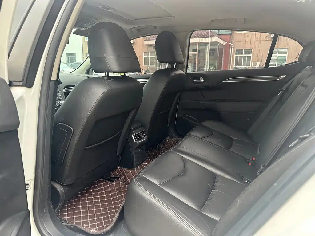 Citroen C4L — миниатюра 5