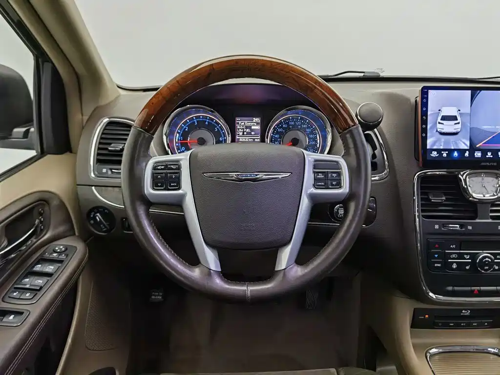 Chrysler Grand Voyager (Import) — миниатюра 11